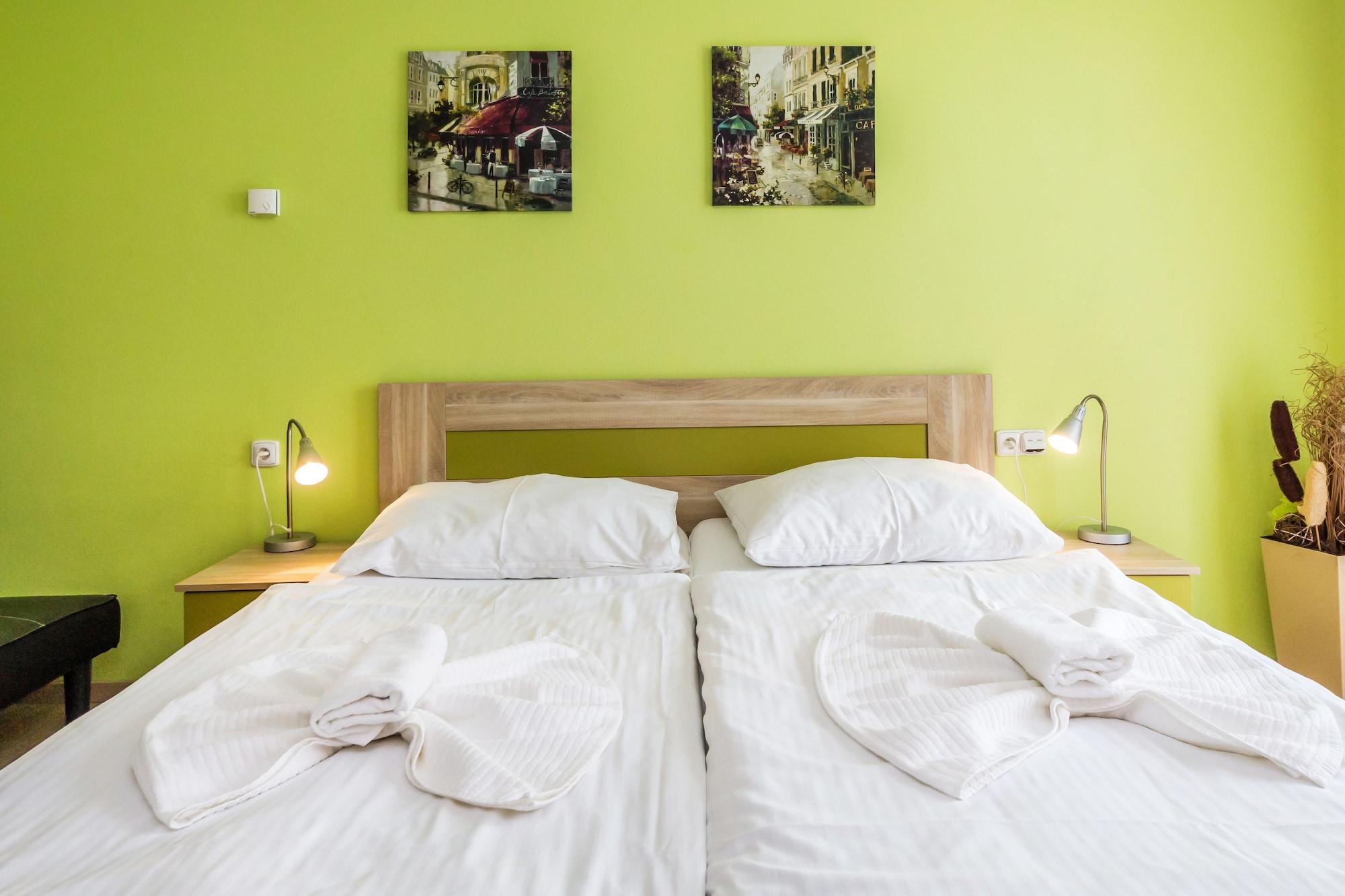 Nad Kralovnou Hotel & Restaurant Prague Ngoại thất bức ảnh