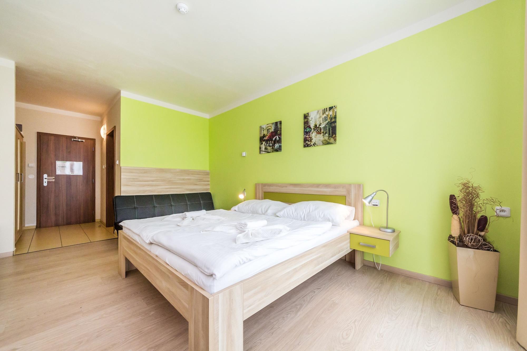 Nad Kralovnou Hotel & Restaurant Prague Ngoại thất bức ảnh