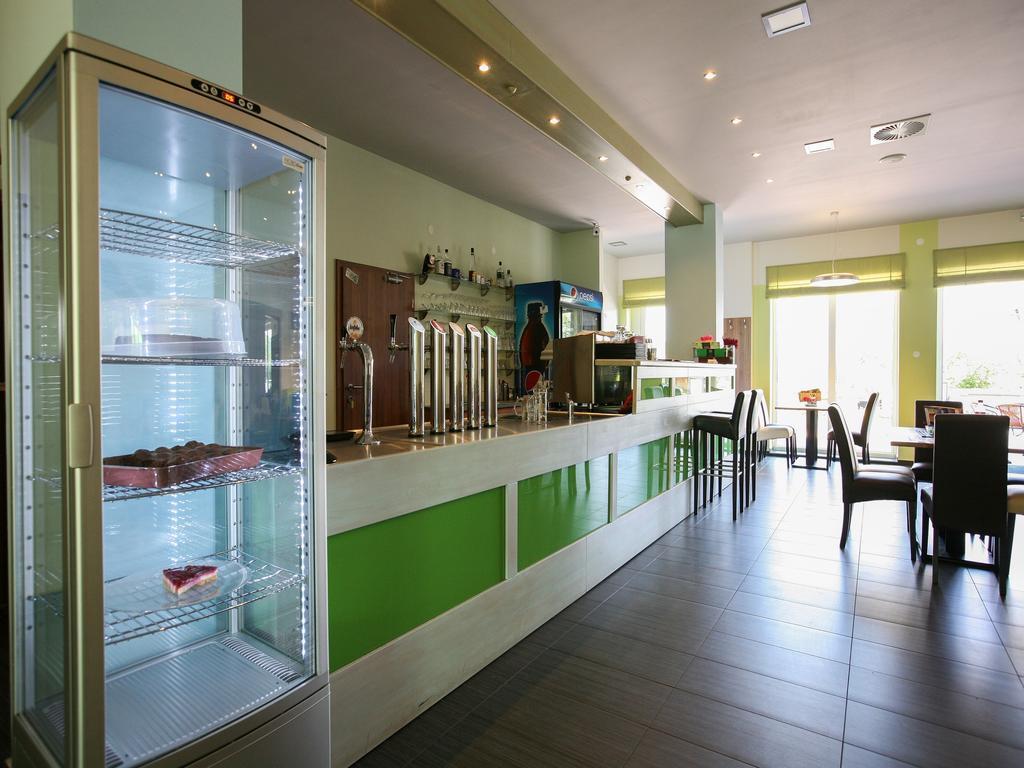 Nad Kralovnou Hotel & Restaurant Prague Ngoại thất bức ảnh