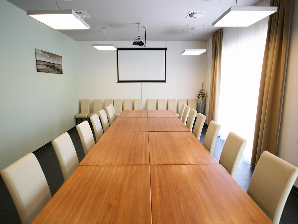 Nad Kralovnou Hotel & Restaurant Prague Ngoại thất bức ảnh