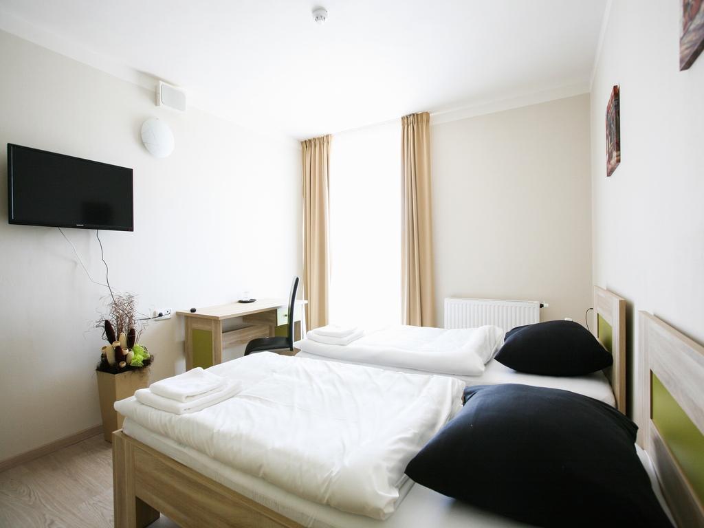 Nad Kralovnou Hotel & Restaurant Prague Phòng bức ảnh
