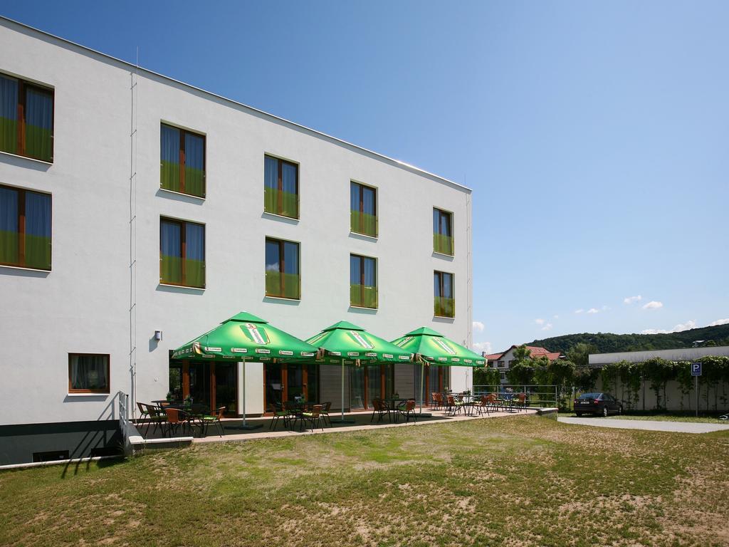Nad Kralovnou Hotel & Restaurant Prague Ngoại thất bức ảnh