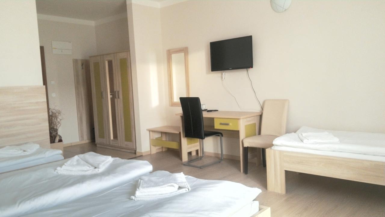 Nad Kralovnou Hotel & Restaurant Prague Ngoại thất bức ảnh