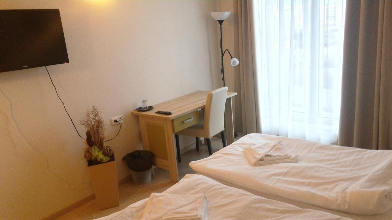 Nad Kralovnou Hotel & Restaurant Prague Ngoại thất bức ảnh